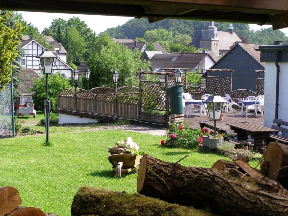 "Garten hinter dem Hotel" Landgasthof Haus zur Sonne