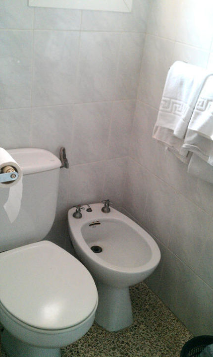 "Winziges Badezimmer" Hotel Bari (Can Pastilla) • HolidayCheck