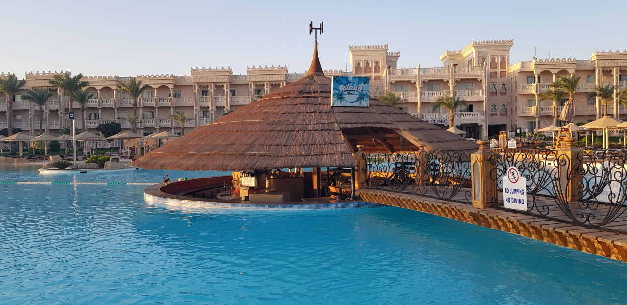 "Pool" Albatros Palace Resort (Hurghada) • HolidayCheck ...