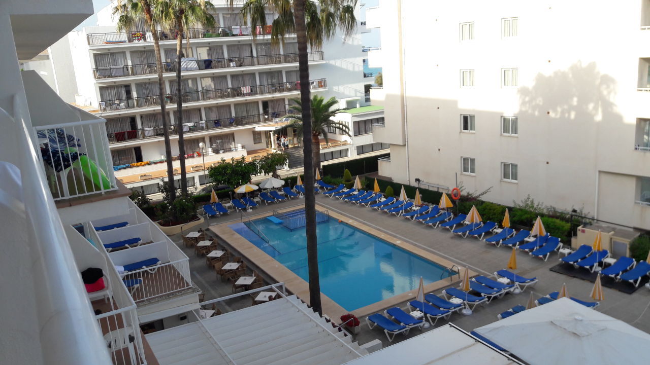 "Pool" Universal Hotel Bikini (Cala Millor) • HolidayCheck (Mallorca