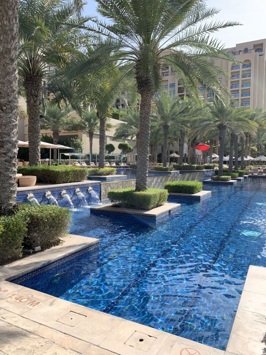 "Pool" Fairmont The Palm (Dubai) • HolidayCheck (Dubai Vereinigte