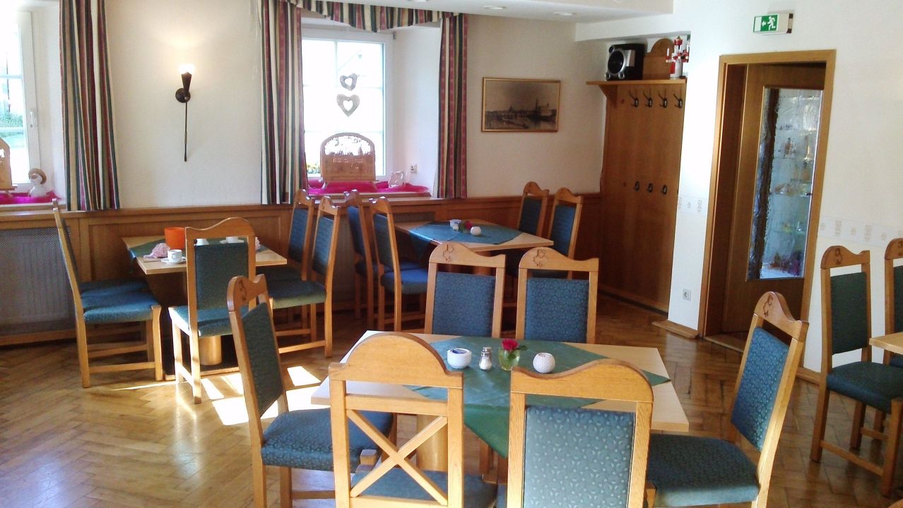 Fruhstucksbuffet Hotel Grunes Gericht Neuhausen Holidaycheck Sachsen Deutschland