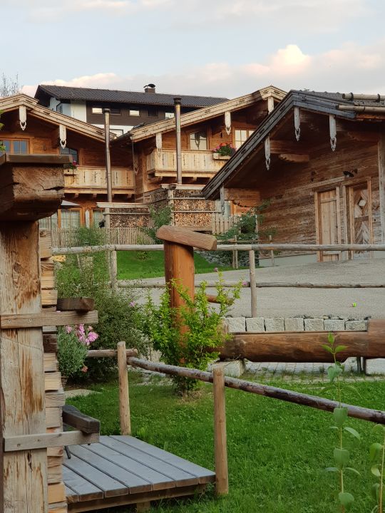 "Gartenanlage" AlpzittChalets (Burgberg im Allgäu) • HolidayCheck