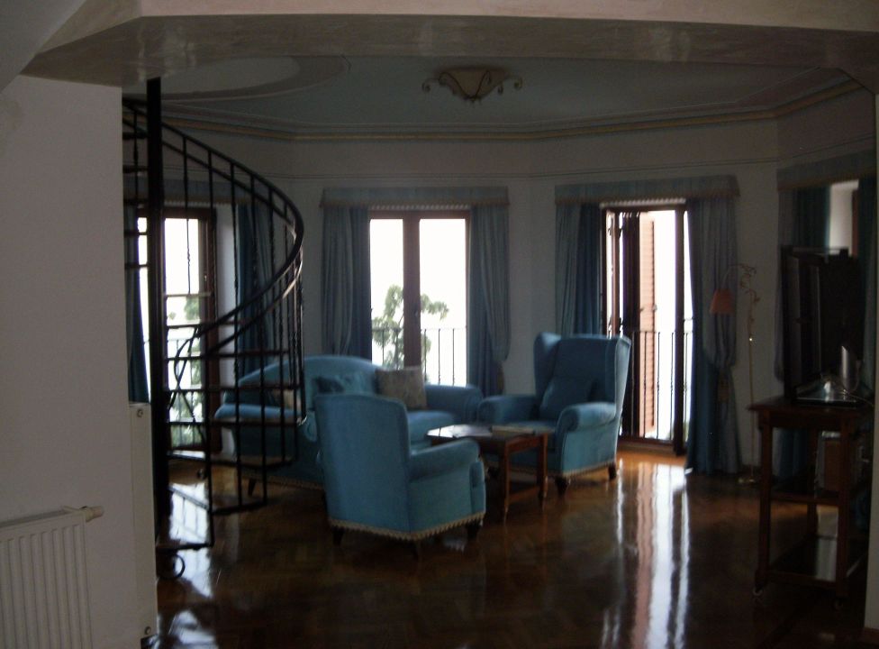 "Wohnzimmer mit Aufgang zum Whirlpool" Hotel Miramar (Opatija