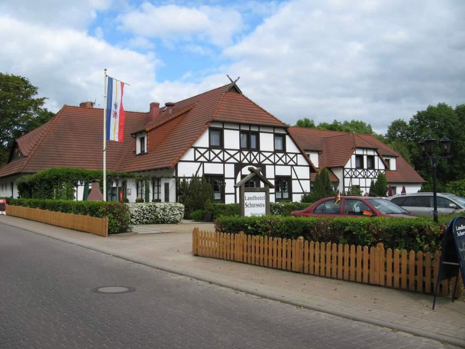 "Hotel am Haussee 4 - Gesamtansicht" Landhotel Schorssow (Schorssow