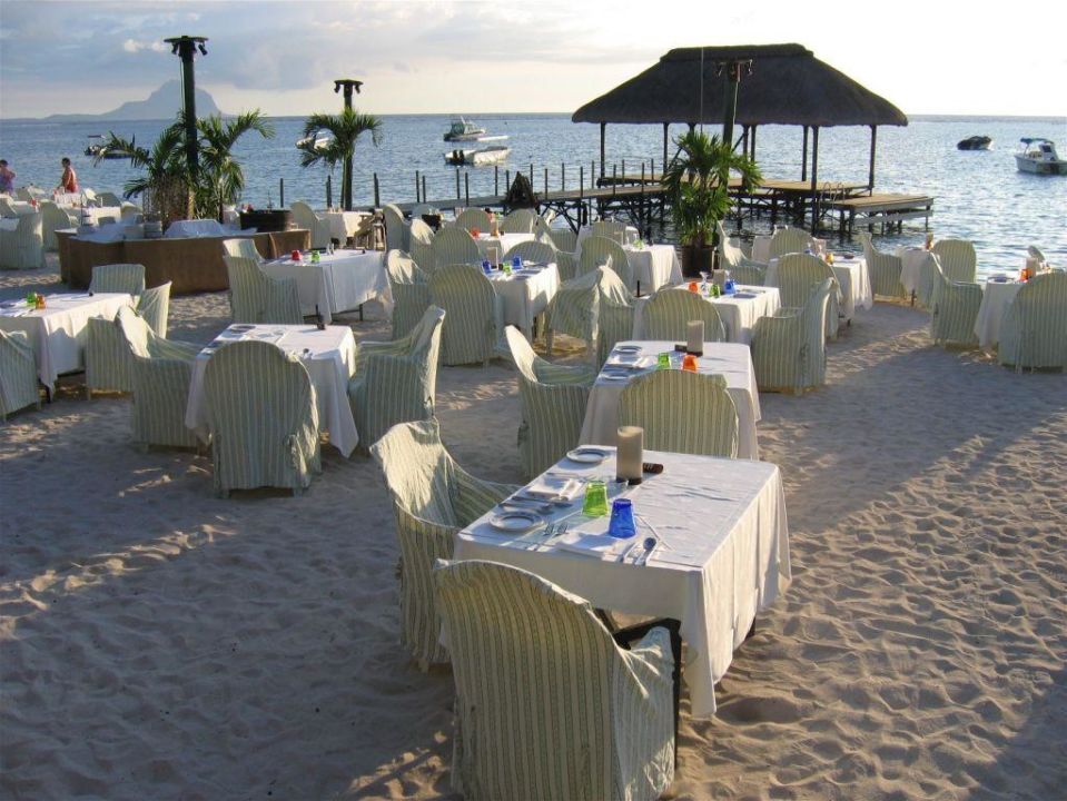 "SeafoodBarbecue am Strand" La Pirogue, A Sun Resort (Flic en Flac