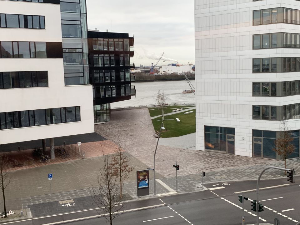 "Ausblick" Holiday Inn Hamburg - HafenCity (Hamburg ...