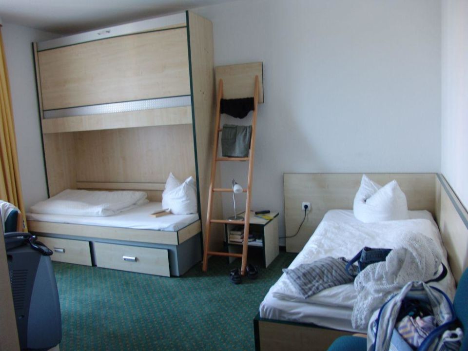 Twinzimmer Im 4 Sterne Haus Oder Jugendherberge Hotel Berliner Bar Gohren Auf Rugen Holidaycheck Mecklenburg Vorpommern Deutschland