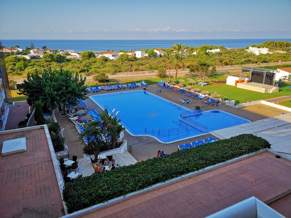 "Pool" Hotel Sur Menorca (Punta Prima) • HolidayCheck (Menorca Spanien)