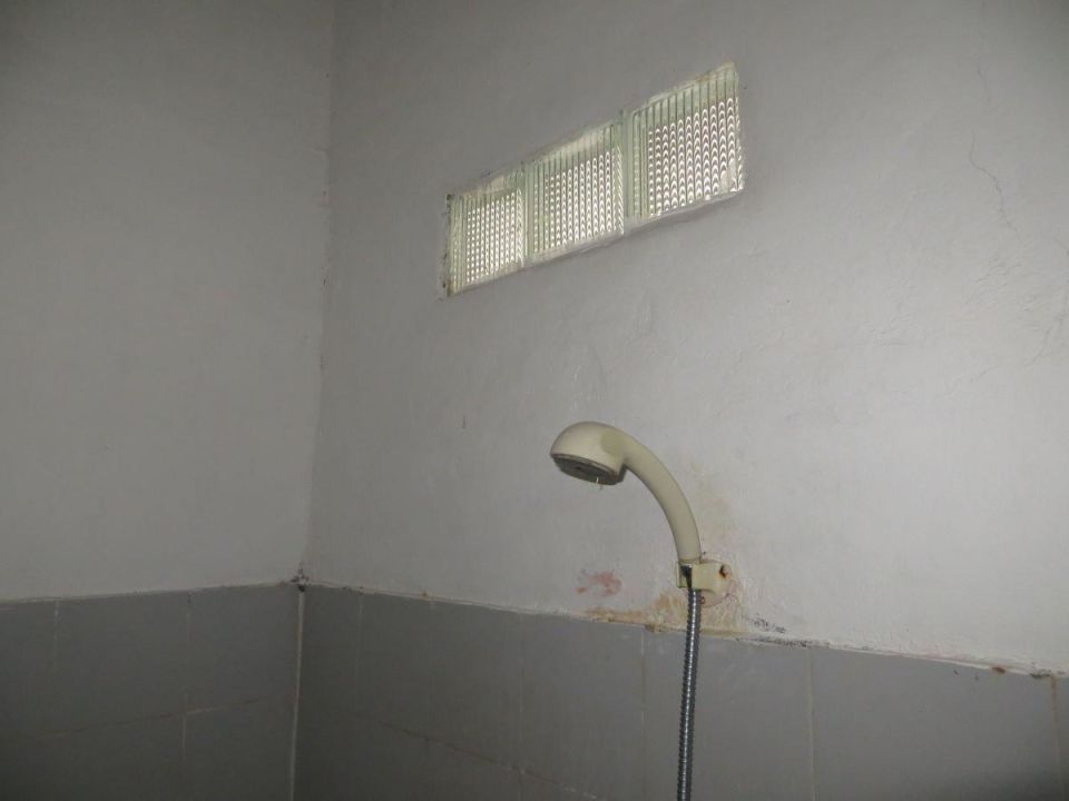 "Bad ohne Lüftungsmöglichkeit" Creative Homestay (Gili Trawangan