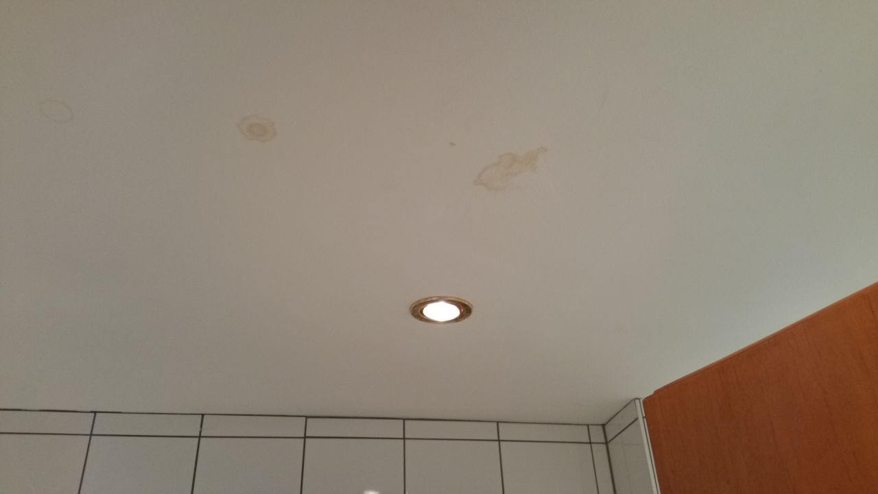 Flecken An Der Decke