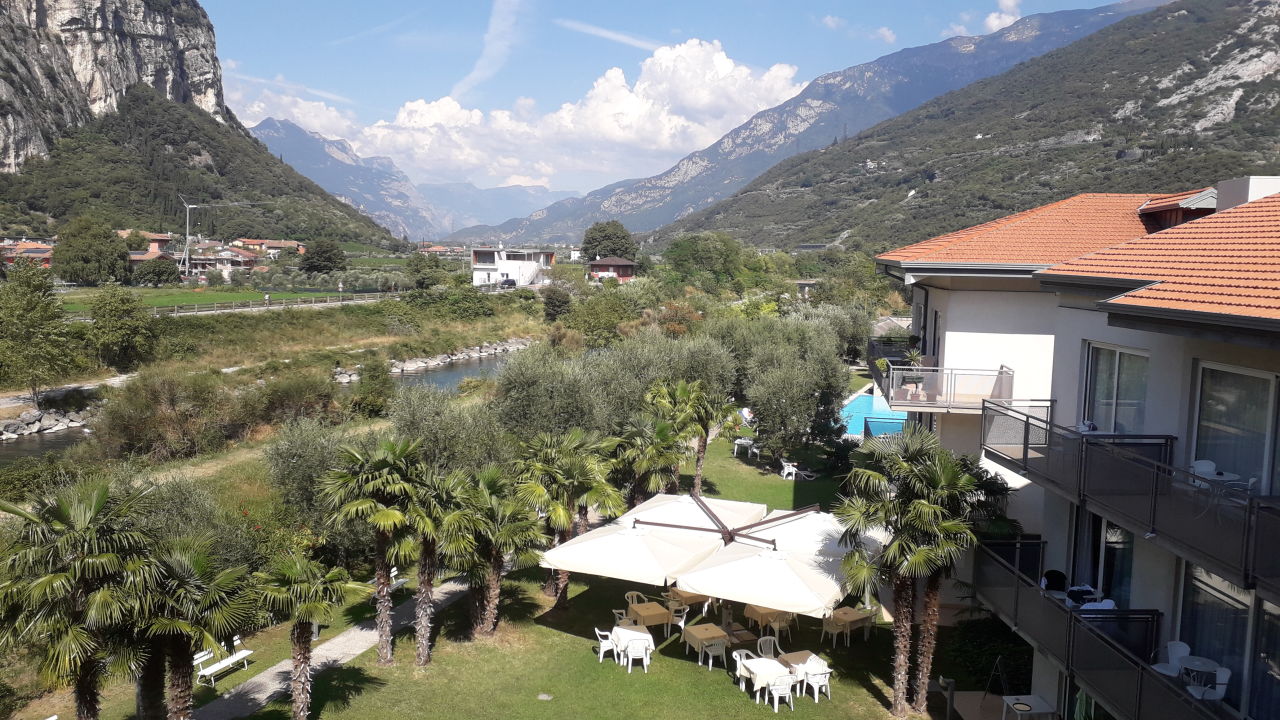"Ausblick" Hotel Piccolo Mondo (NagoTorbole) • HolidayCheck (Trentino