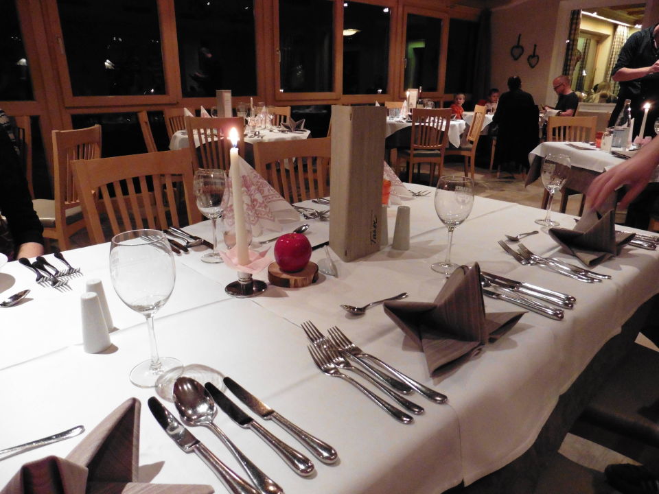 "Festlich gedeckter Tisch, Gala Dinner" Taser Familienalm (Scena