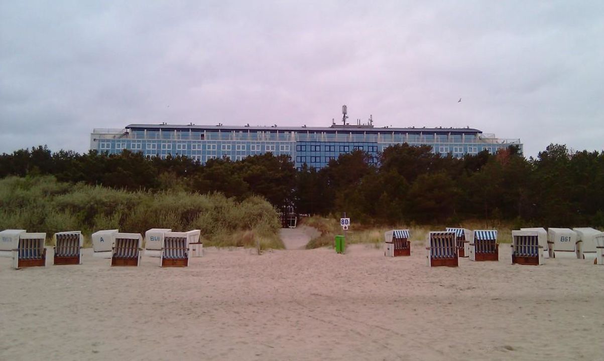 Blick Zum Hotel Vom Strand Baltic Sport Und Ferienhotel Zinnowitz