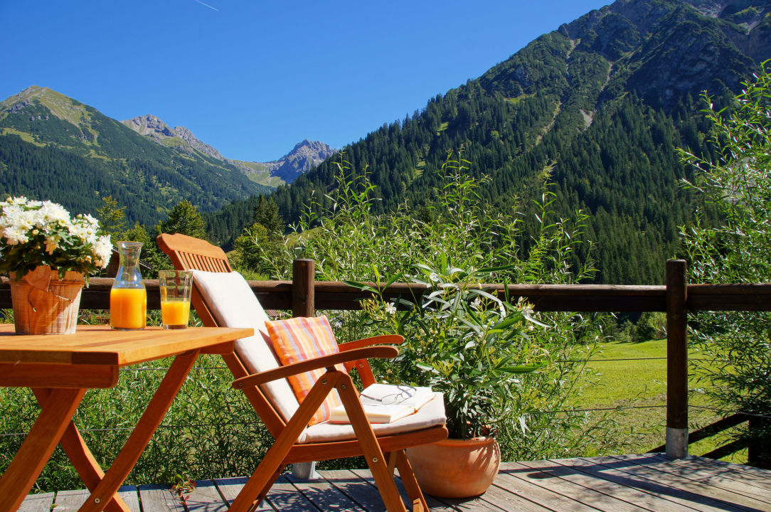 Liegestuhl Im Garten Landhaus Eberle Mittelberg Vorarlberg