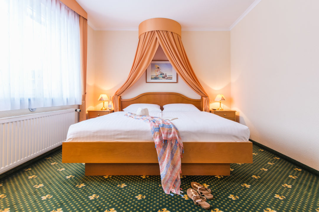 "Zimmer" Trihotel Rostock (Rostock) • HolidayCheck (MecklenburgVorpommern Deutschland)