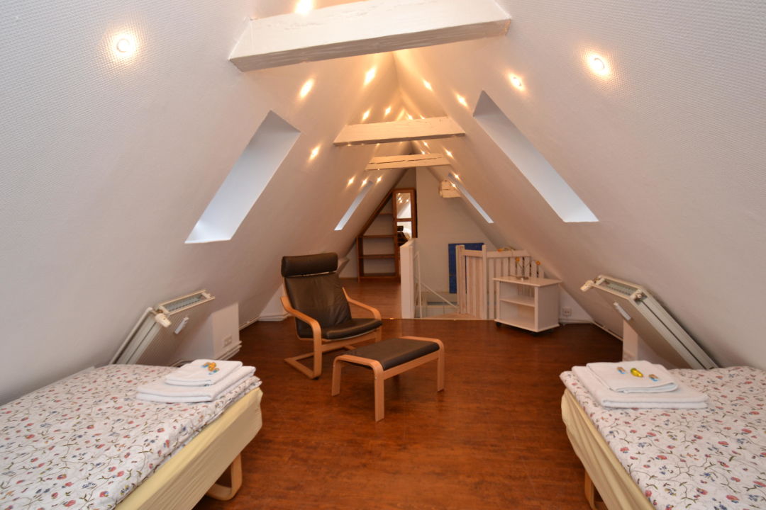Schlafzimmer im dachgeschoss ferienhaus altes speicherkontor in ...