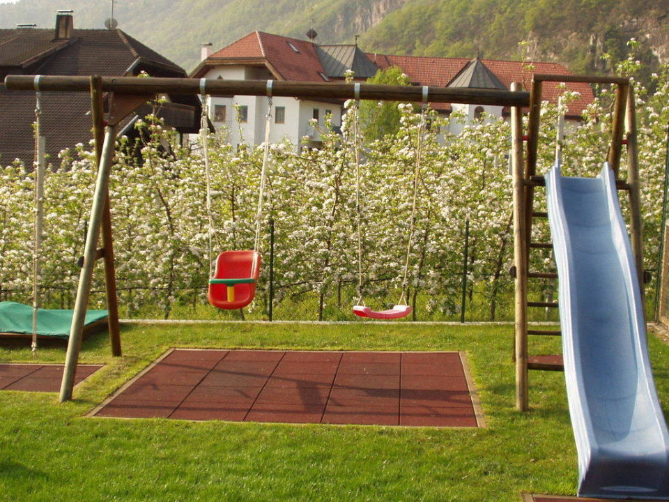 Spielplatz Und Garten Rosengartenhof Andriano Andrian