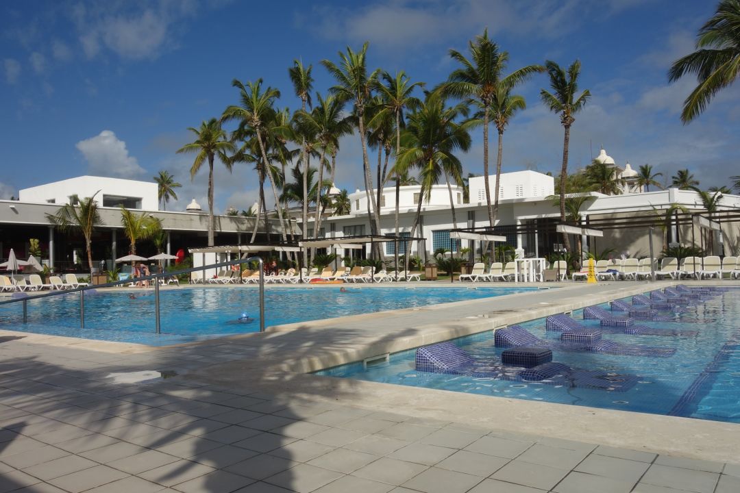  Pool Hotel  Riu  Bambu  Bavaro   HolidayCheck 