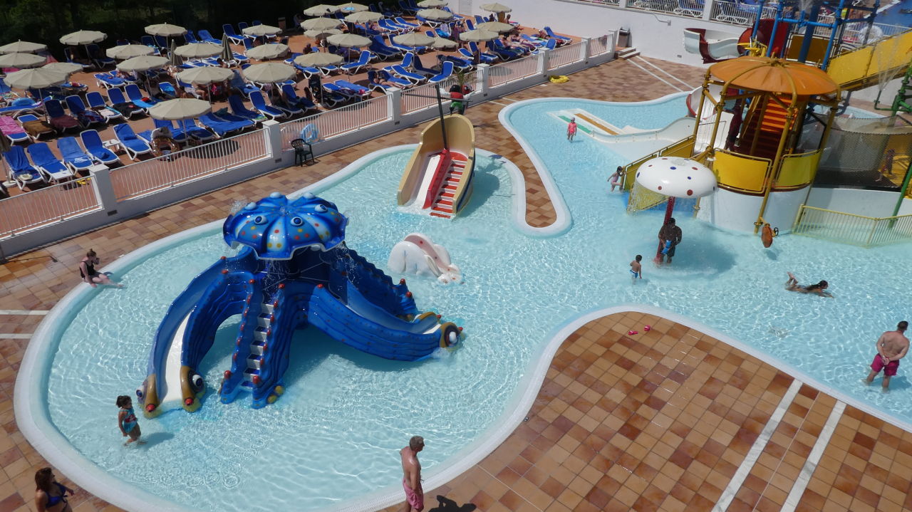 "Pool" Globales Playa Estepona (Estepona) • HolidayCheck (Costa del Sol