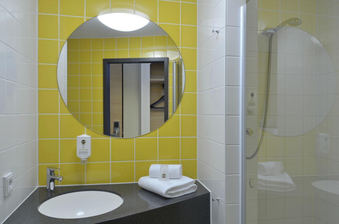 "Zimmer" B&B Hotel Stuttgart-City (Stuttgart) • HolidayCheck (Baden