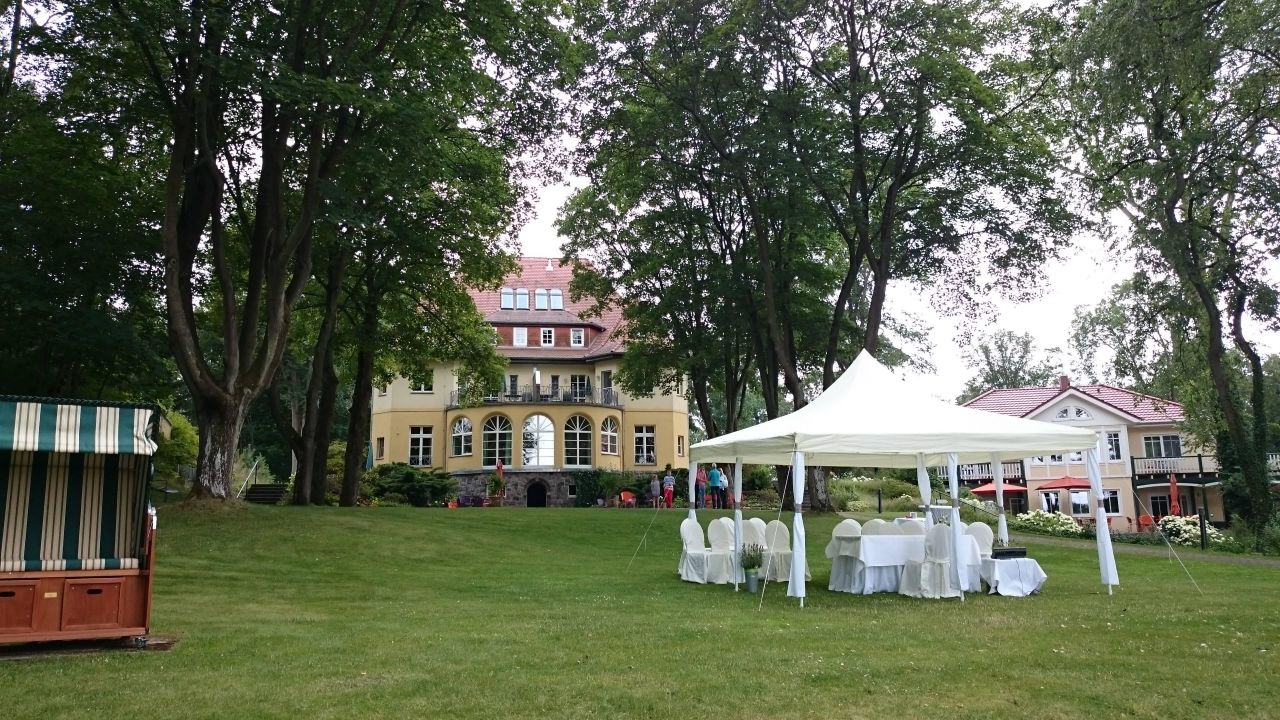 "Liegewiese" Landhaus Himmelpfort am See (Fürstenberg