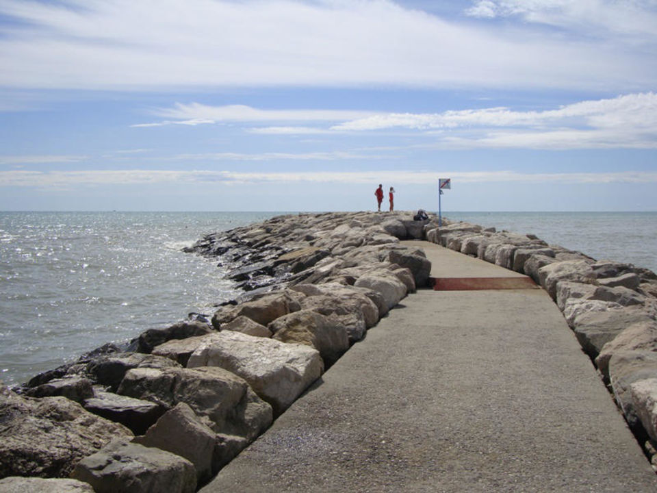 615fbd45-ab89-330c-ae74-ae00f412b7fd