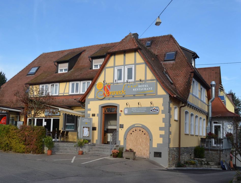  Haus Frontansicht  2022 Hotel Sonneck Schw bisch Hall 