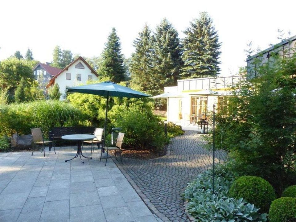 Ruhezone Im Garten Hotel Gasthaus Goldener Hirsch Suhl