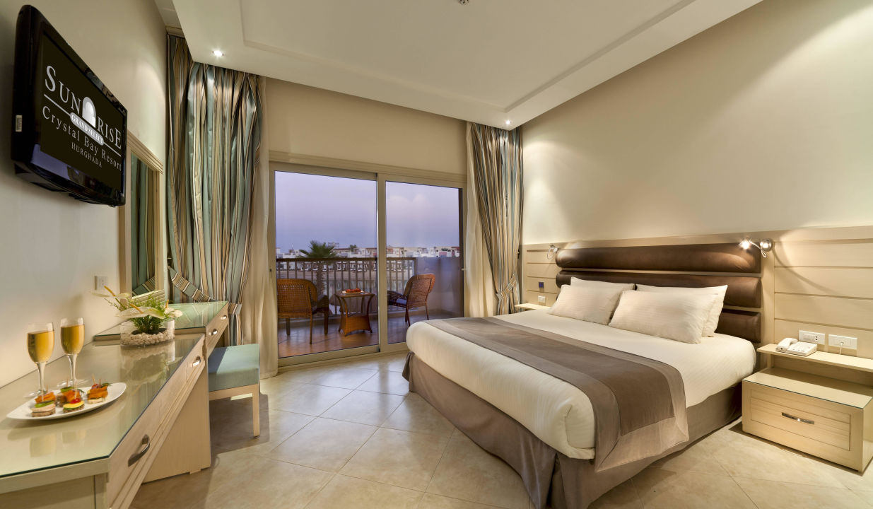 "Junior Suite bedroom" SUNRISE Crystal Bay Resort - Grand Select
