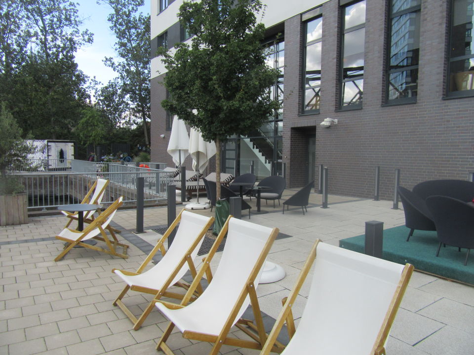 "Gartenanlage" INNSIDE by Meliá Hamburg Hafen (Hamburg) • HolidayCheck
