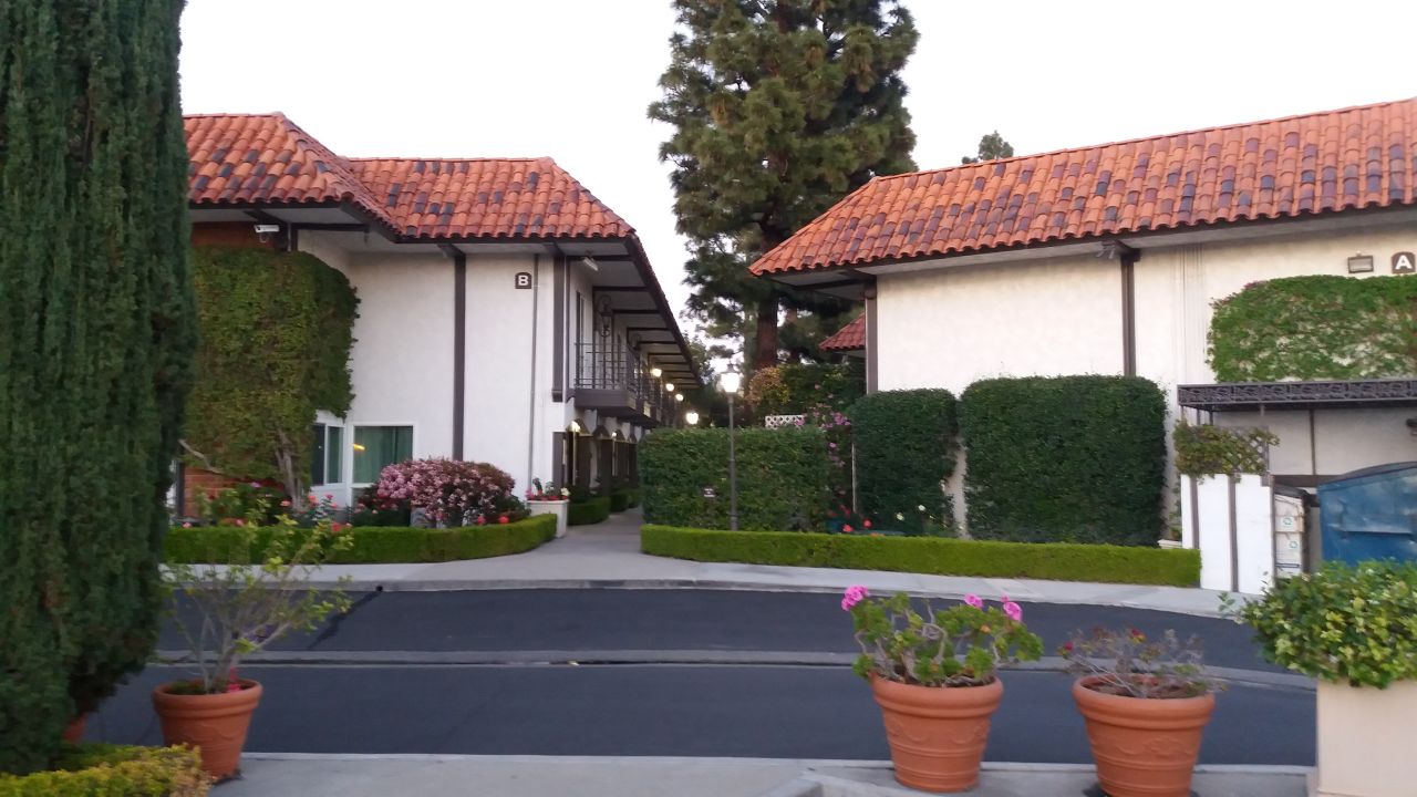 "Außenansicht" Hotel Laguna Hills Lodge (Laguna Hills) • HolidayCheck