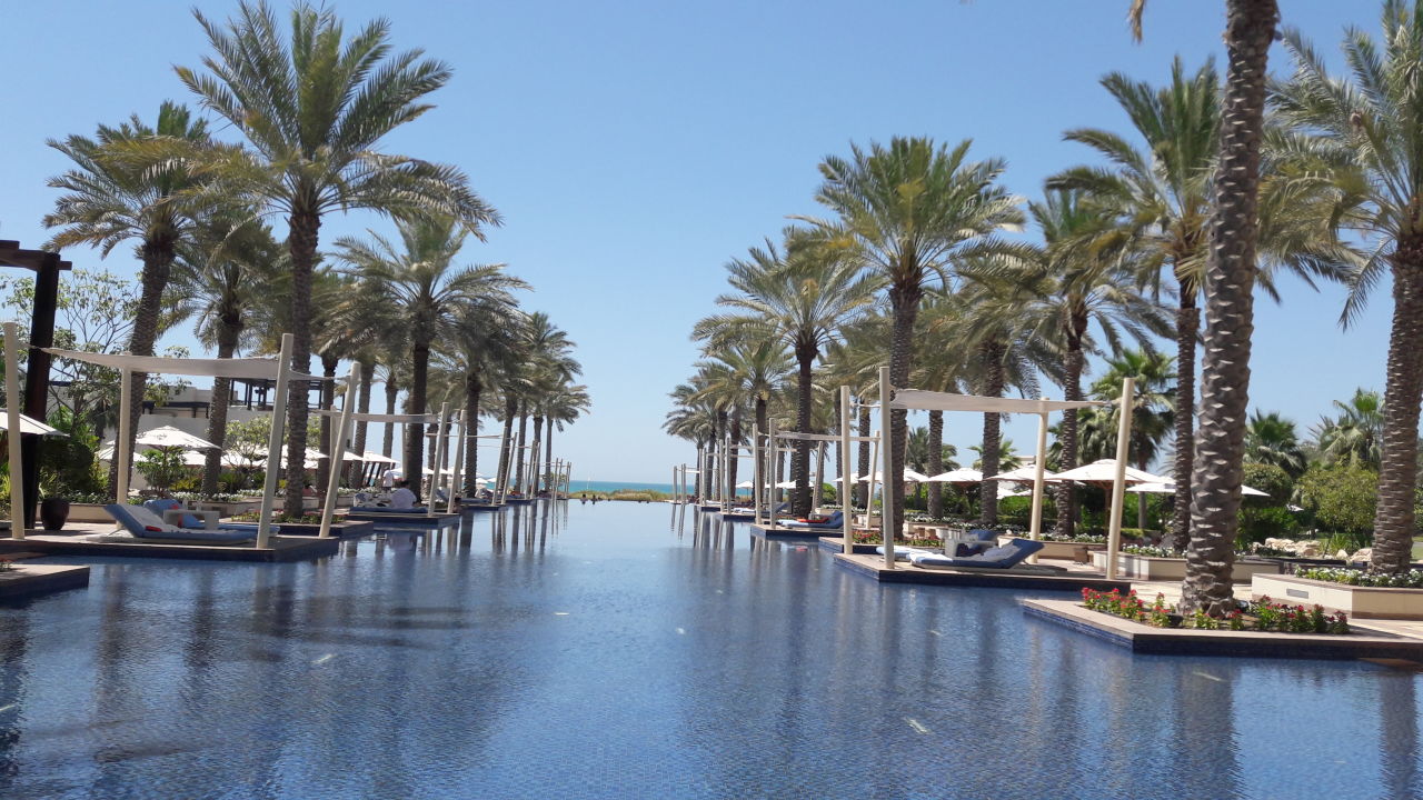 pool-park-hyatt-abu-dhabi-hotel-and-villas-abu-dhabi-holidaycheck