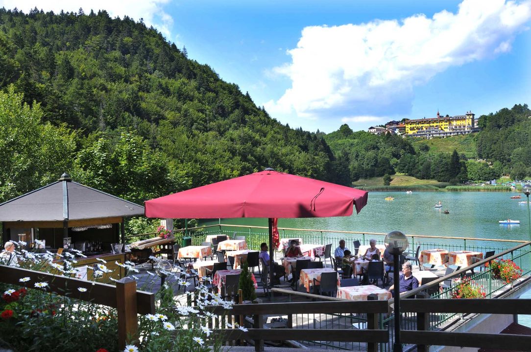 Hotel al lago lavarone