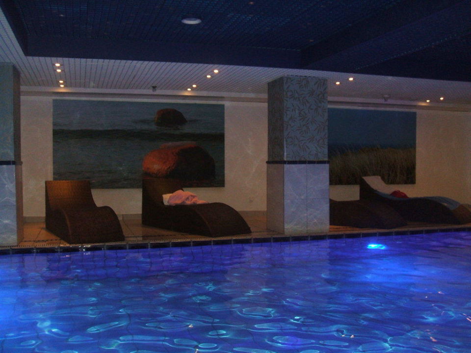 "Schönes kleines Hallenbad im Keller" Carat Golf & Sporthotel Residenz