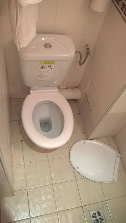 Toilette Defekt Mit Scharmhaar Hipotel Paris Buttes Chaumont Paris Holidaycheck Grossraum Paris Frankreich