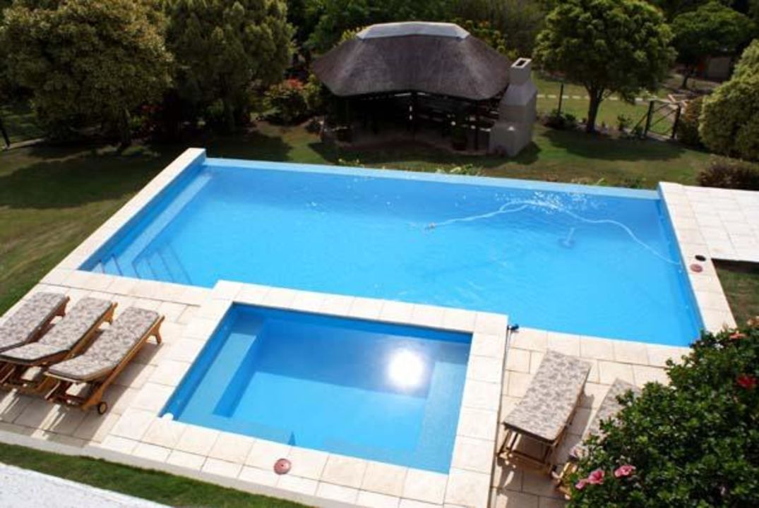 "Jaccuzzi und Schwimmingpool" The Ocean Bay Luxury