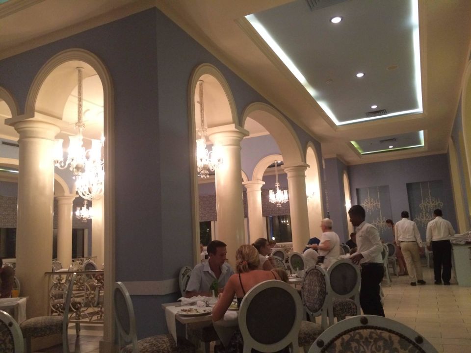 Ein Speiseraum Im Four Corners Jaz Aquamarine Resort Hurghada