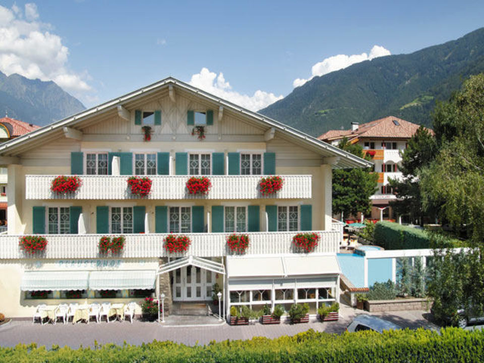 "Plauserhof Außenansicht" Parkhotel Plauserhof (Plaus) • HolidayCheck