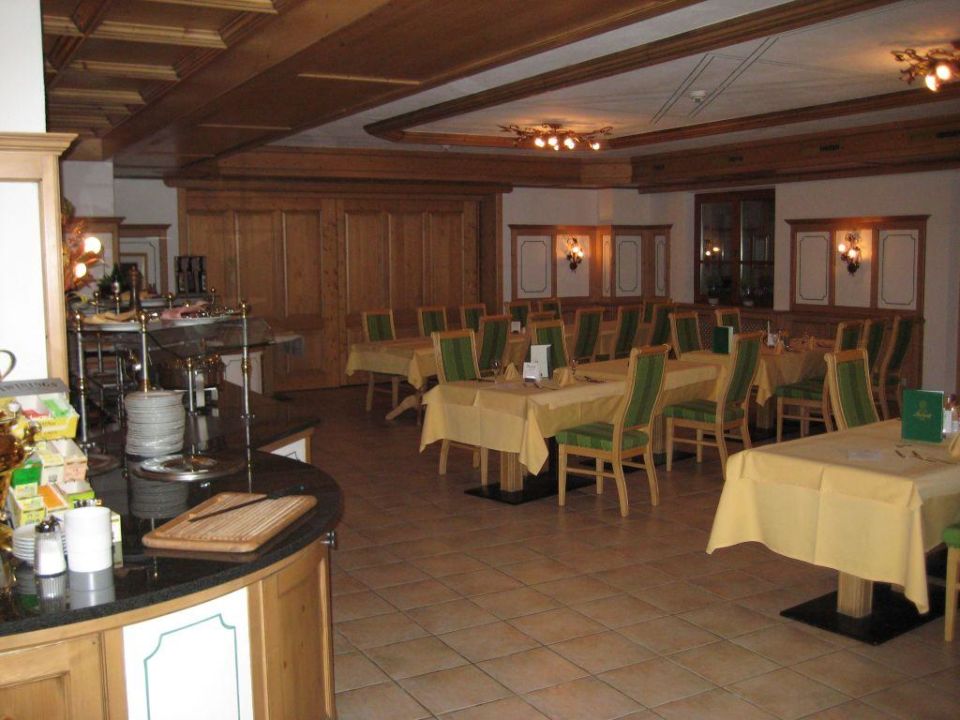 "Speisesaal (Büffetbereich)" Hotel Auhof (Kappl) • HolidayCheck (Tirol