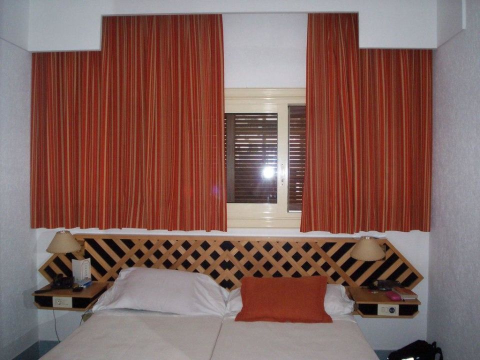 "Schlafzimmer mit Fenster zum Flur" Suite Hotel Fariones (Puerto del