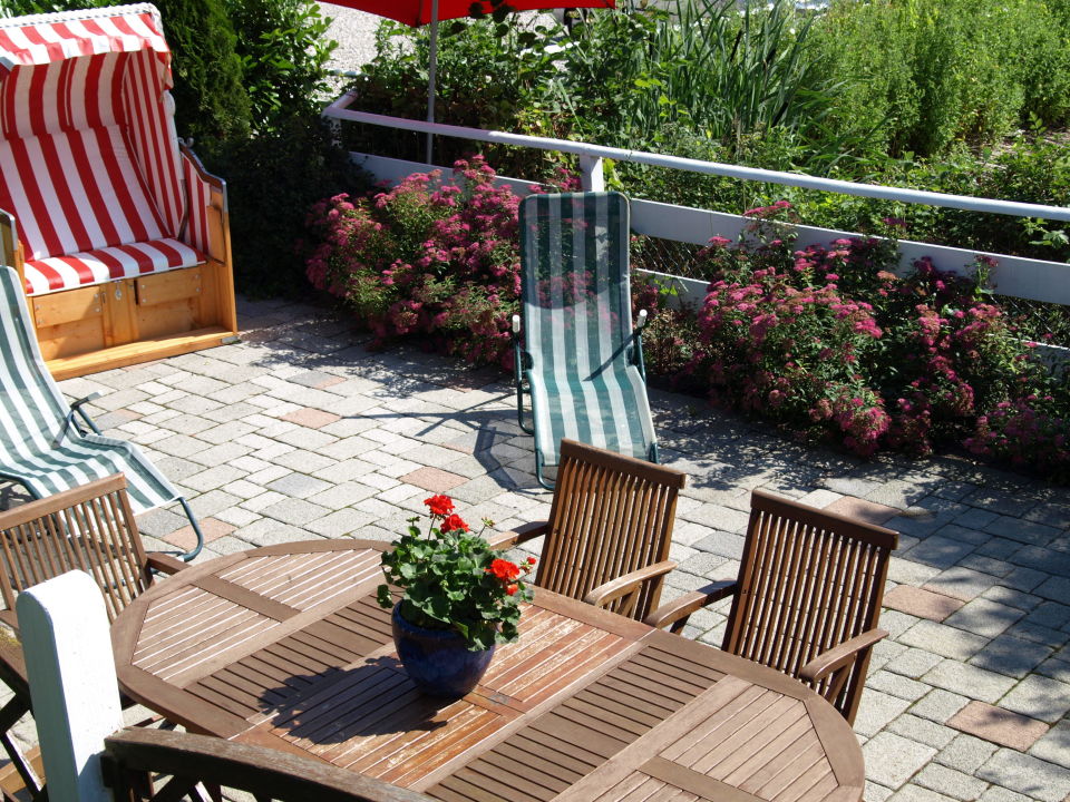 "Geschützte Terrasse im Bauernhofgarten am Teich" Ferienhäuser