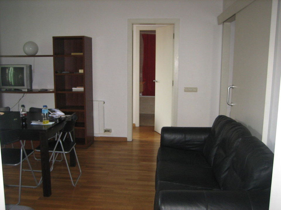 "Wohnzimmer" Las Ramblas Apartments III (Barcelona) • HolidayCheck