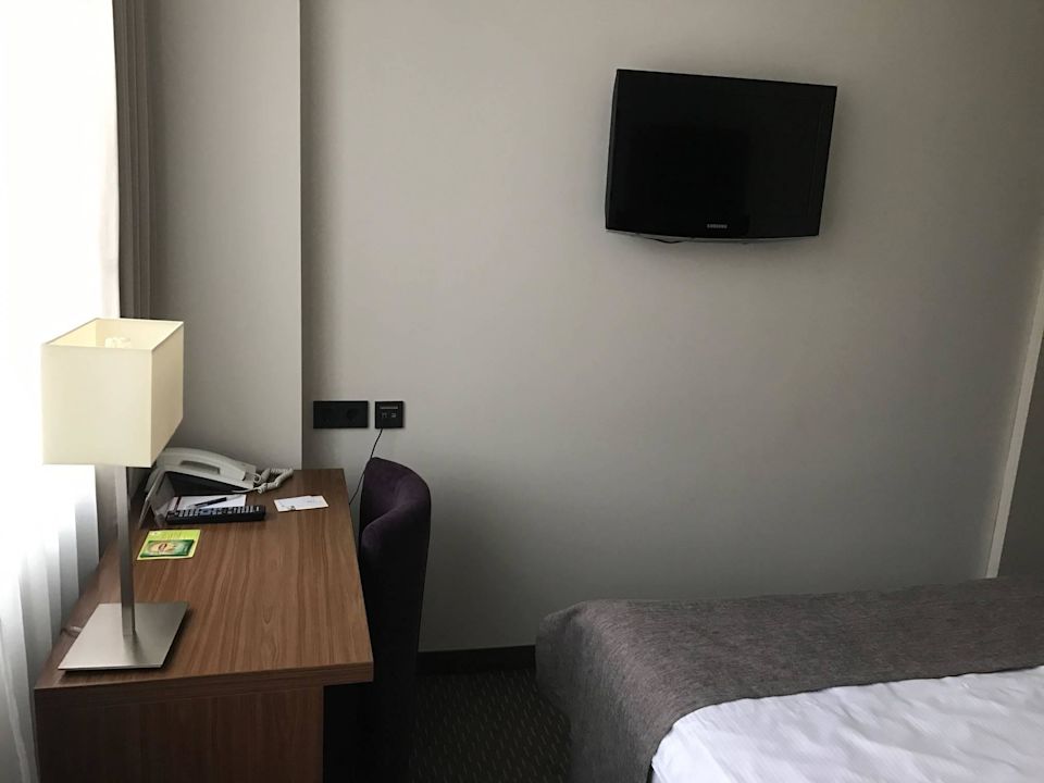 "Der Fernseher" Hotel Sylter Hof (Berlin-Tempelhof-Schöneberg