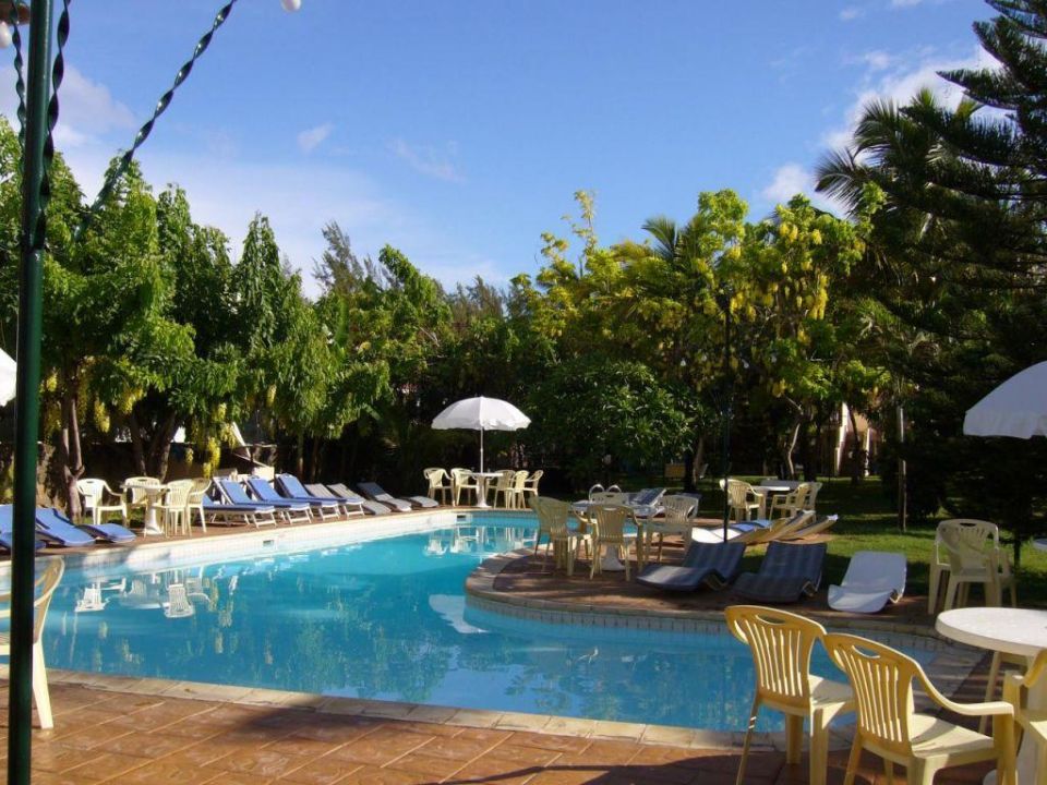 "Poolanlage im Garten der Hotelanlage" Hotel Manisa (Flic