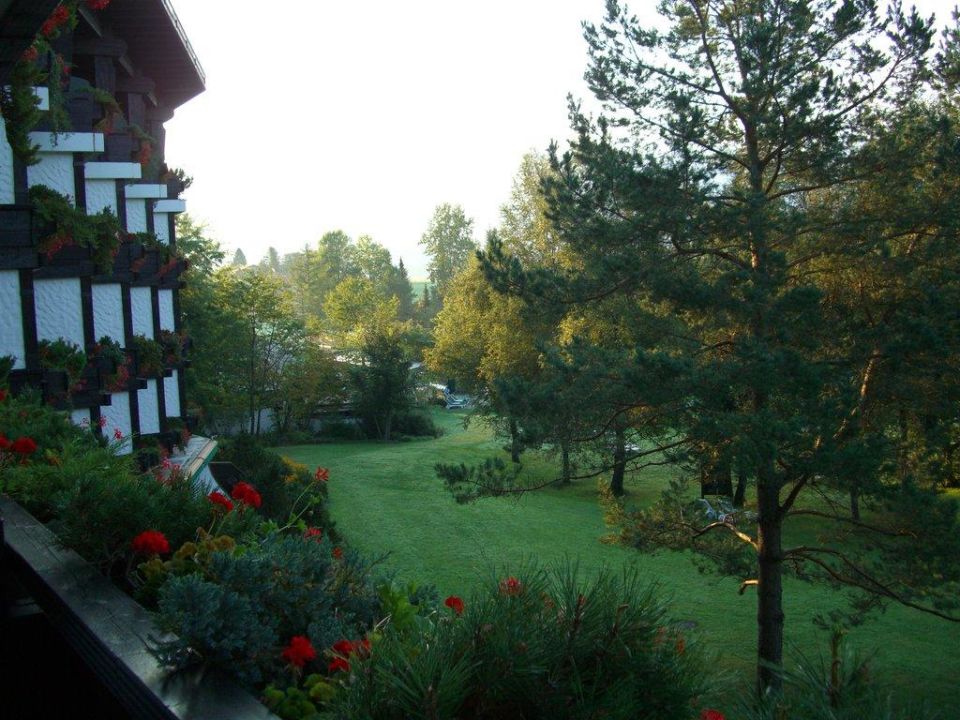 "Vom Zimmerbalkon - Gartenseite" Sonnenalp Resort (Ofterschwang
