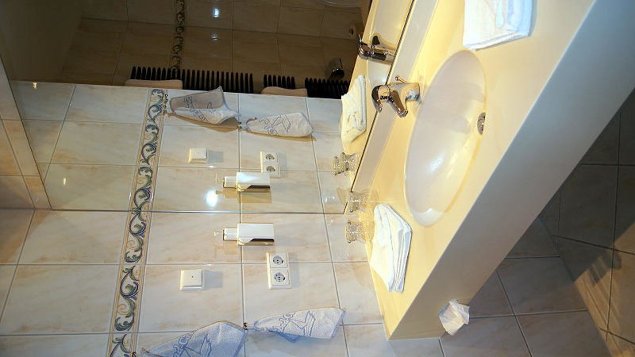 "Badezimmer (Waschtisch)" Seehotel Berlin-Rangsdorf (Rangsdorf