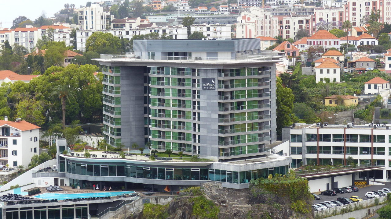 hotel the views baia madeira