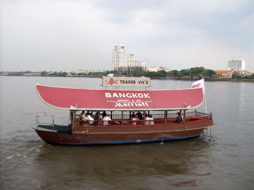 shuttle-boat-des-hotels-anantara-riverside-bangkok-resort-bangkok