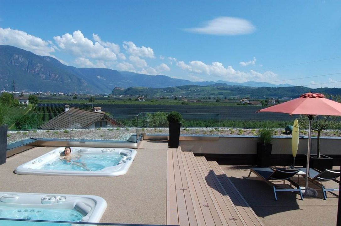 "Whirlpools auf der Dachterrasse" Art & Design Hotel Napura (Terlan